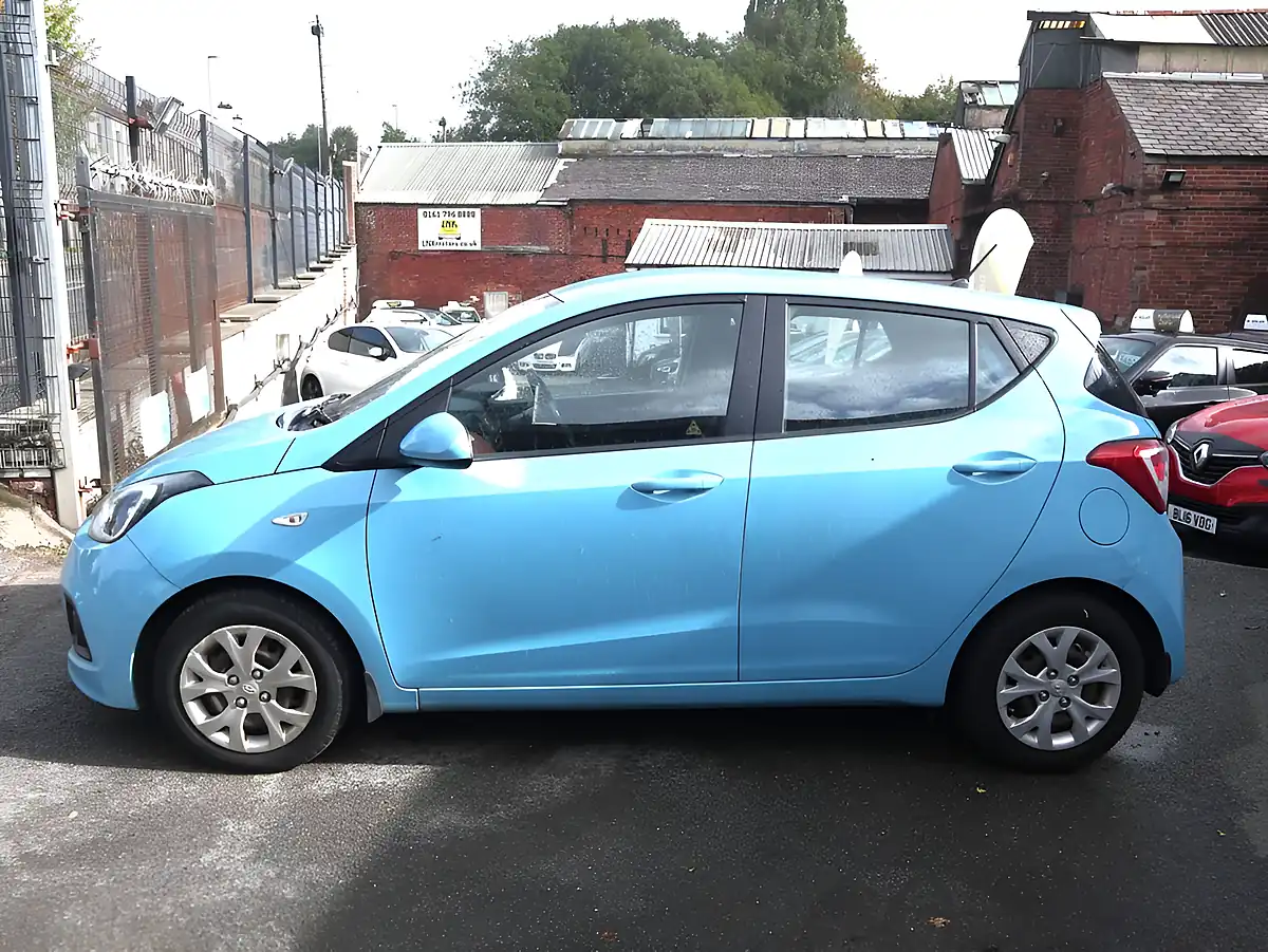 Used 2014 Hyundai I10 Se Blue - Interior and Exterior details 11