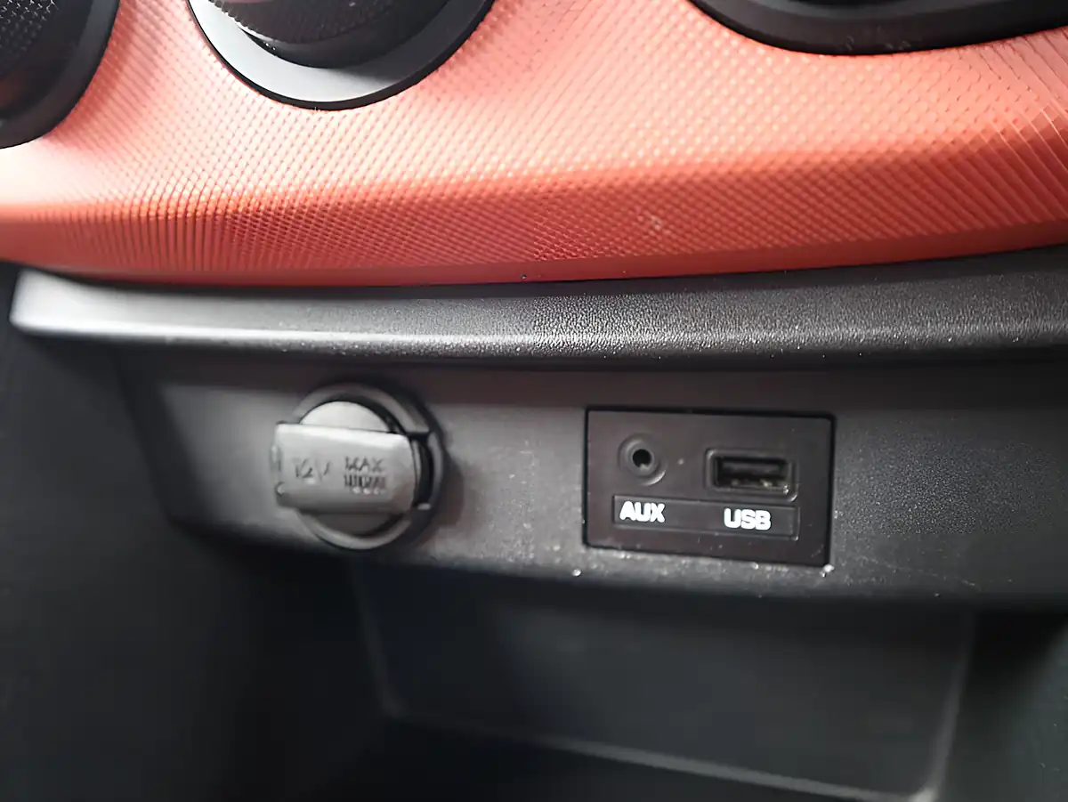 Used 2014 Hyundai I10 Se Blue - Interior and Exterior details 19
