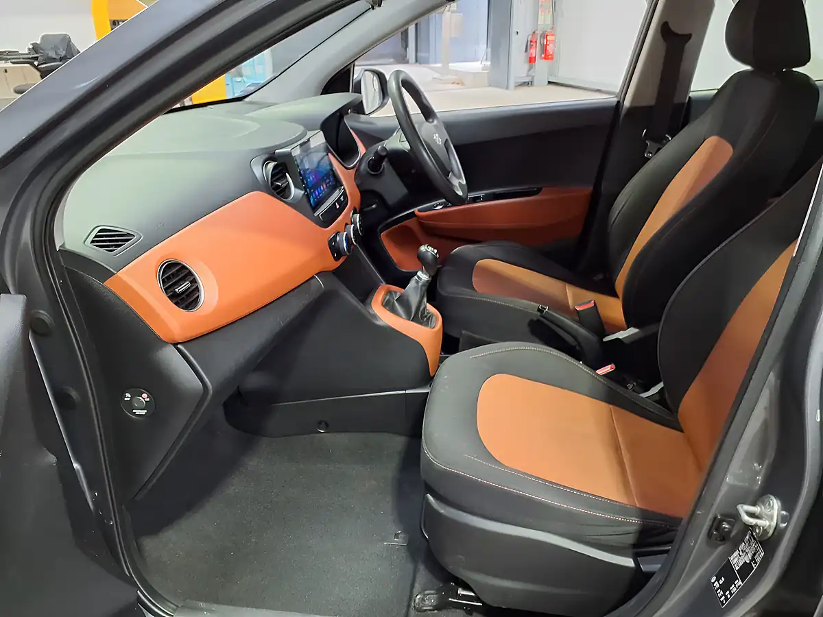 Used 2014 Hyundai I10 Se Grey - Interior and Exterior details 11