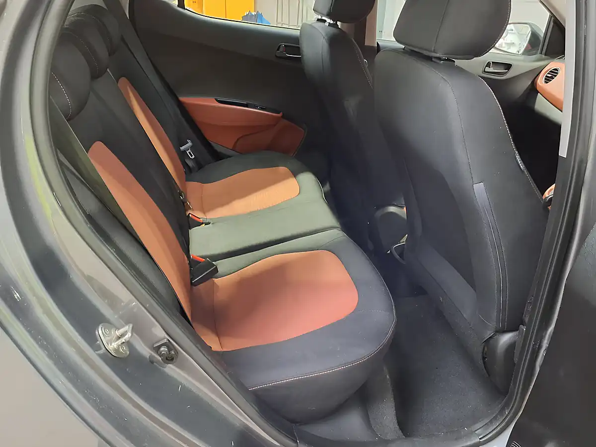 Used 2014 Hyundai I10 Se Grey - Interior and Exterior details 9