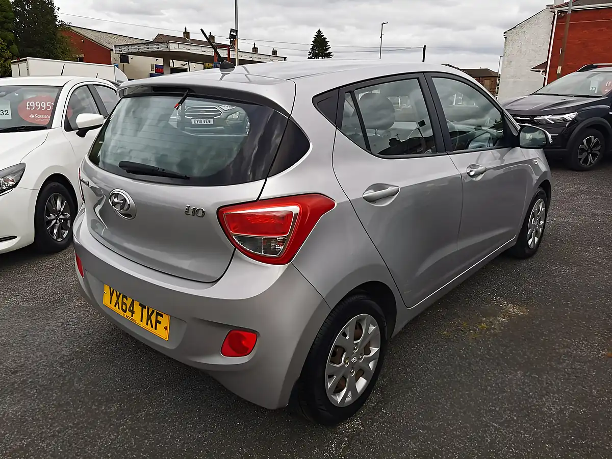 Used 2014 Hyundai I10 Se Hatchback 5dr Silver - Interior and Exterior details 6