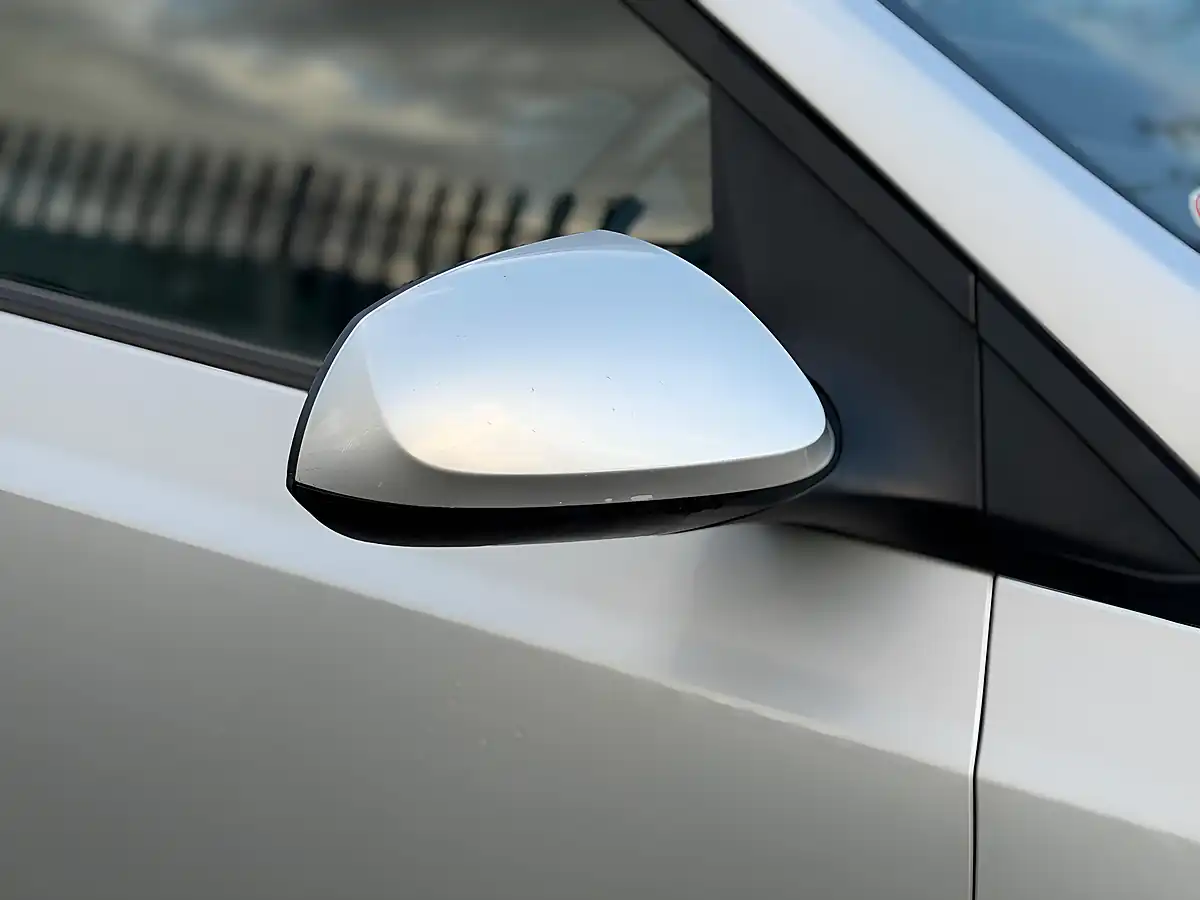 Used 2014 Hyundai I10 Se Silver - Interior and Exterior details 10