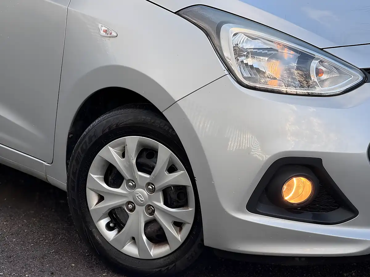 Used 2014 Hyundai I10 Se Silver - Interior and Exterior details 4