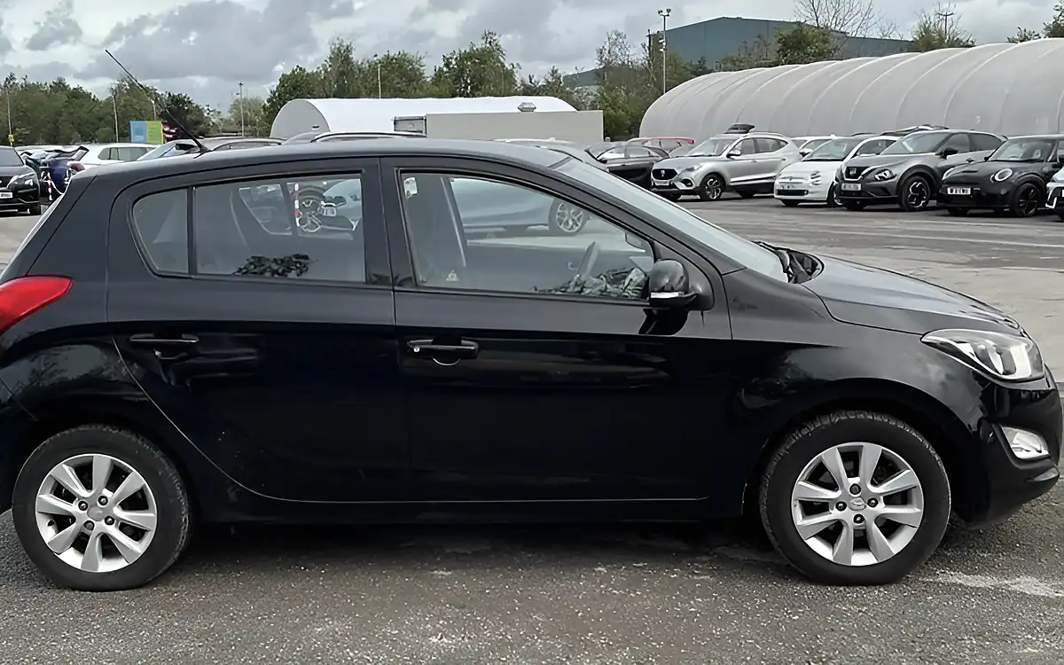 Used 2014 Hyundai I20 Active Black - Interior and Exterior details 6