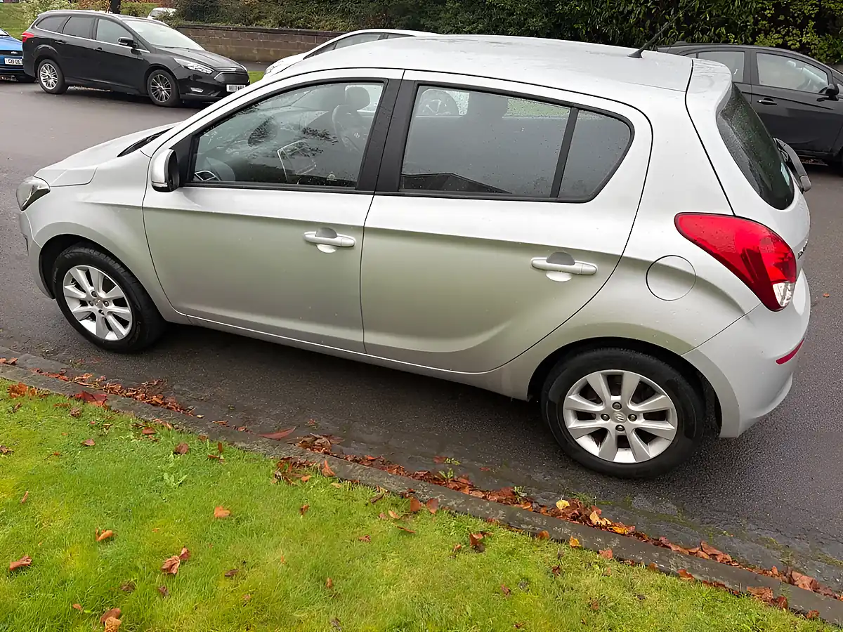 Used 2014 Hyundai i20 Active Silver - Interior and Exterior details 10