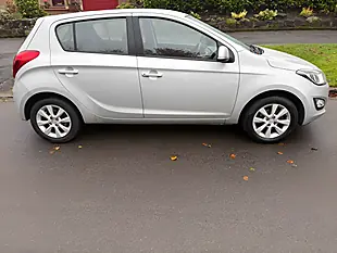 Used 2014 Hyundai i20 Active Silver - Interior and Exterior details 12
