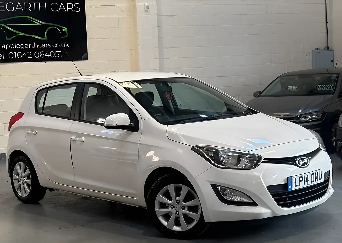 Used 2014 Hyundai I20 Active White - Interior and Exterior details 19