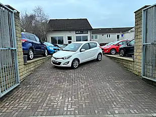 Used 2014 Hyundai i20 Active White - Interior and Exterior details 3