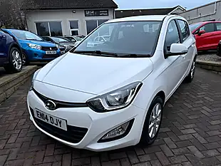 Used 2014 Hyundai i20 Active White - Interior and Exterior details 4