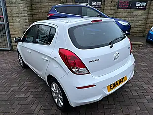 Used 2014 Hyundai i20 Active White - Interior and Exterior details 7