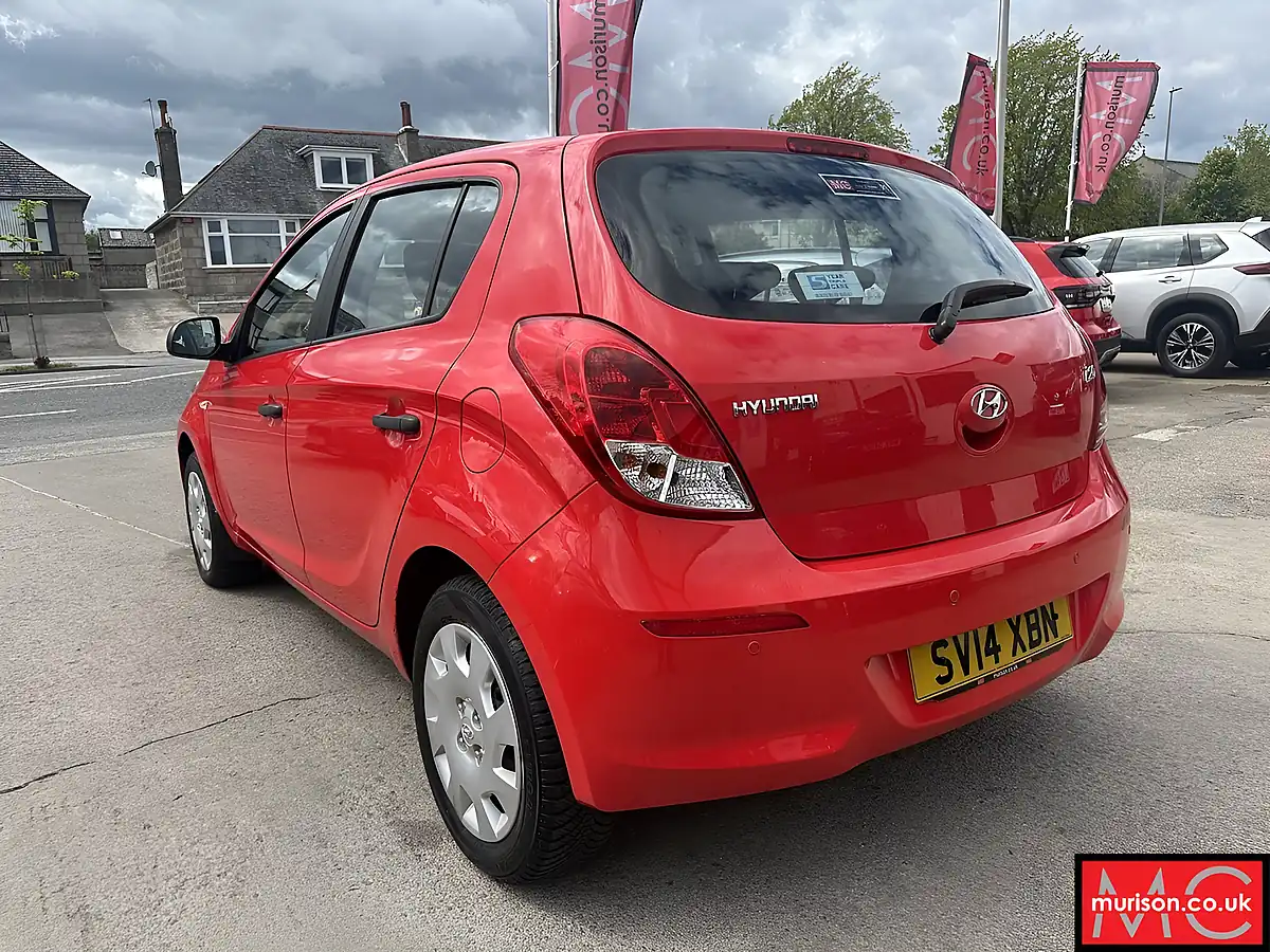 Used 2014 Hyundai i20 Classic Red - Interior and Exterior details 10