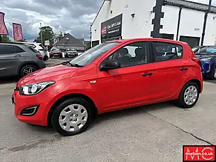Used 2014 Hyundai i20 Classic Red - Interior and Exterior details 11
