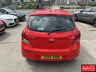 Used 2014 Hyundai i20 Classic Red - Interior and Exterior details 12