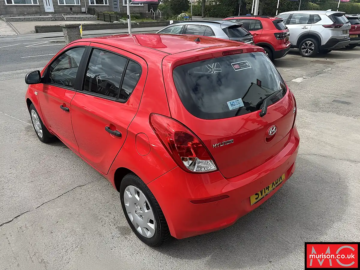 Used 2014 Hyundai i20 Classic Red - Interior and Exterior details 13