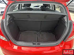 Used 2014 Hyundai i20 Classic Red - Interior and Exterior details 14