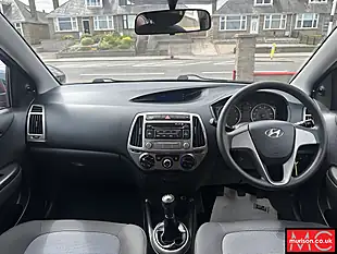 Used 2014 Hyundai i20 Classic Red - Interior and Exterior details 15