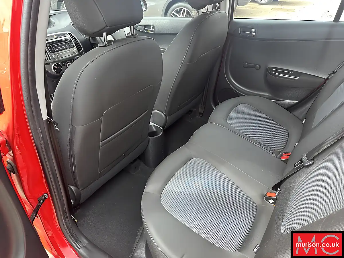 Used 2014 Hyundai i20 Classic Red - Interior and Exterior details 20
