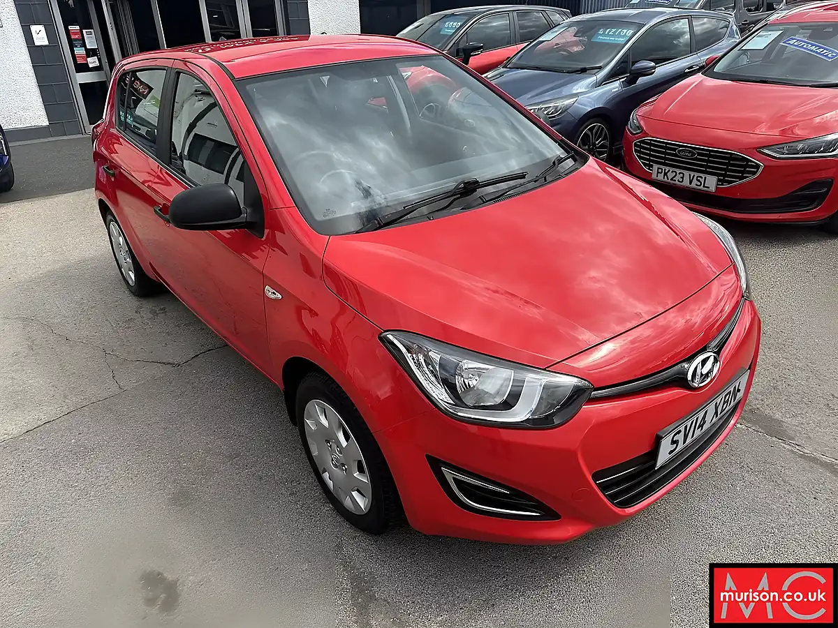 Used 2014 Hyundai i20 Classic Red - Interior and Exterior details 7