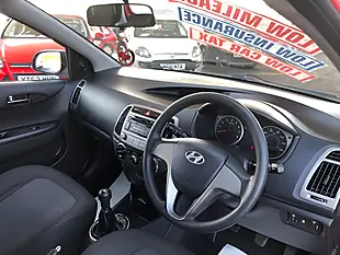 Used 2014 Hyundai i20 Classic Red - Interior and Exterior details 13