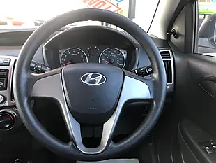 Used 2014 Hyundai i20 Classic Red - Interior and Exterior details 15