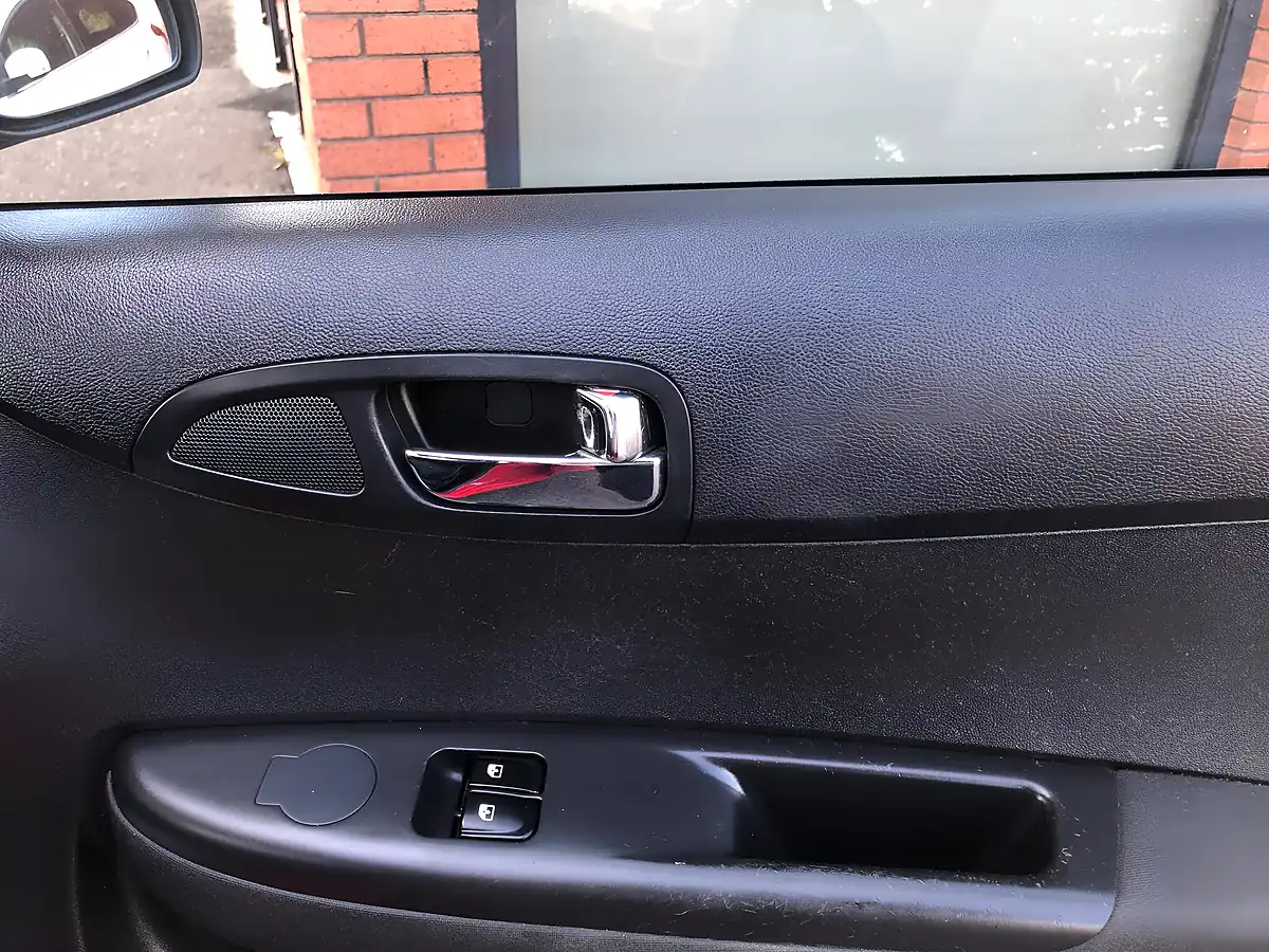 Used 2014 Hyundai i20 Classic Red - Interior and Exterior details 16