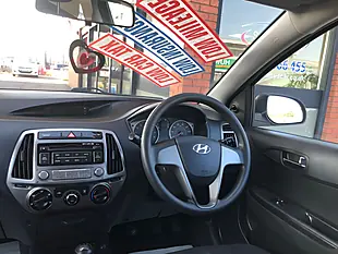 Used 2014 Hyundai i20 Classic Red - Interior and Exterior details 17