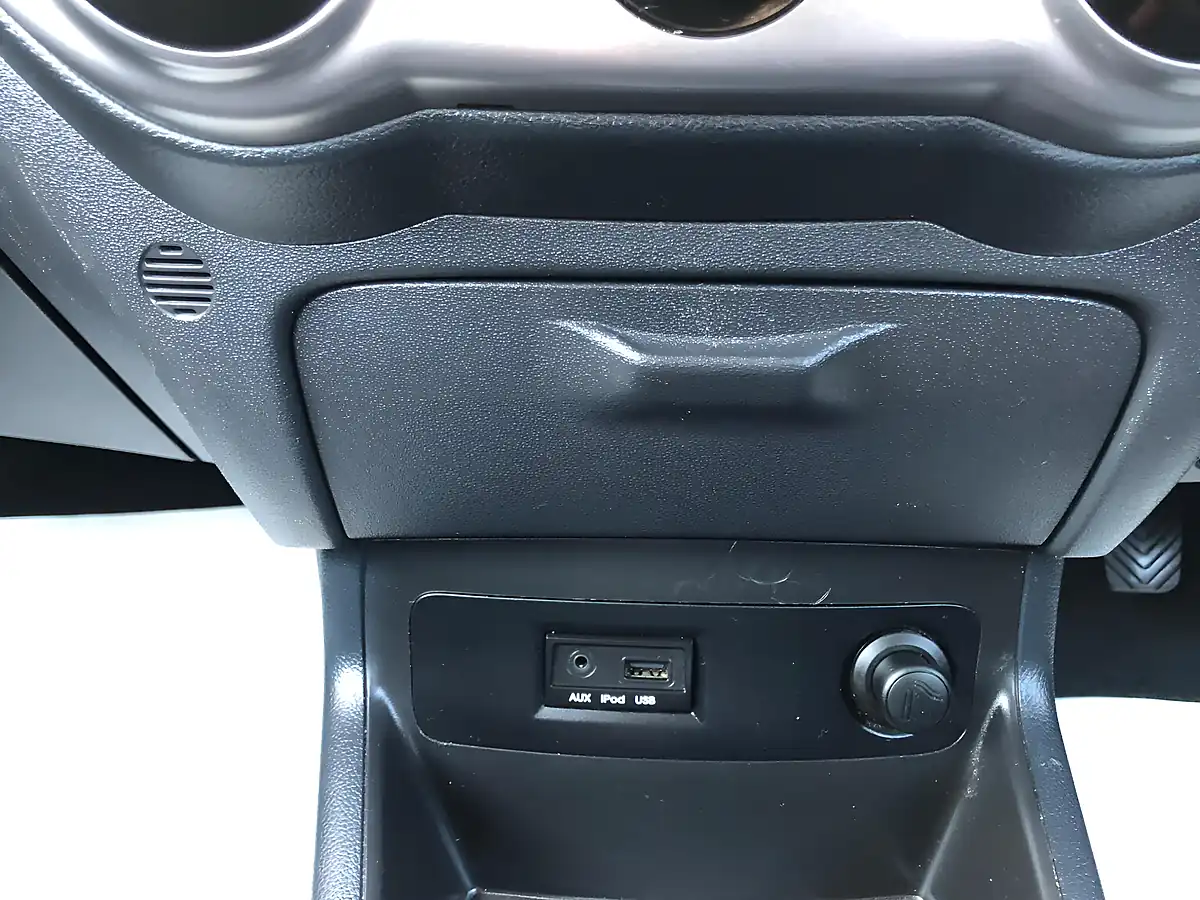 Used 2014 Hyundai i20 Classic Red - Interior and Exterior details 18