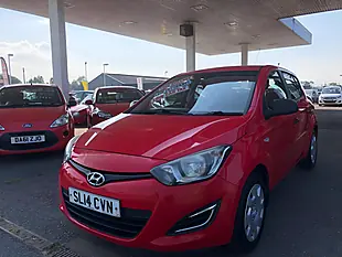 Used 2014 Hyundai i20 Classic Red - Interior and Exterior details 2