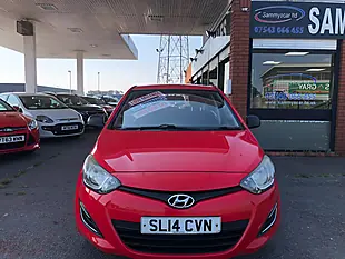 Used 2014 Hyundai i20 Classic Red - Interior and Exterior details 3