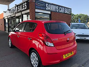 Used 2014 Hyundai i20 Classic Red - Interior and Exterior details 4