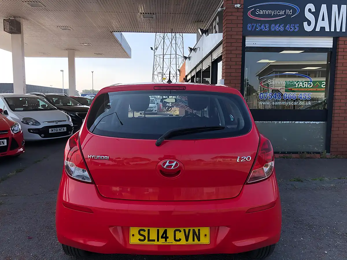 Used 2014 Hyundai i20 Classic Red - Interior and Exterior details 6