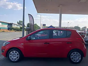 Used 2014 Hyundai i20 Classic Red - Interior and Exterior details 7