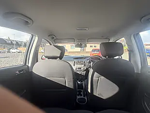Used 2014 Hyundai I20 Style Red - Interior and Exterior details 12