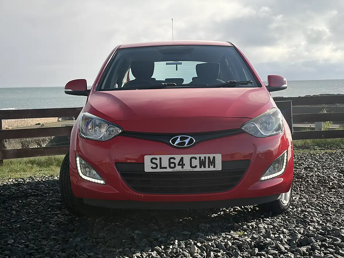 Used 2014 Hyundai I20 Style Red - Interior and Exterior details 2