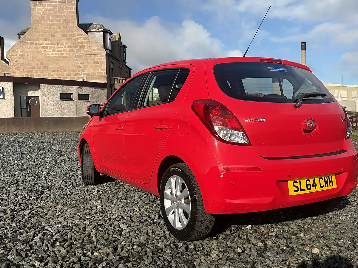 Used 2014 Hyundai I20 Style Red - Interior and Exterior details 7