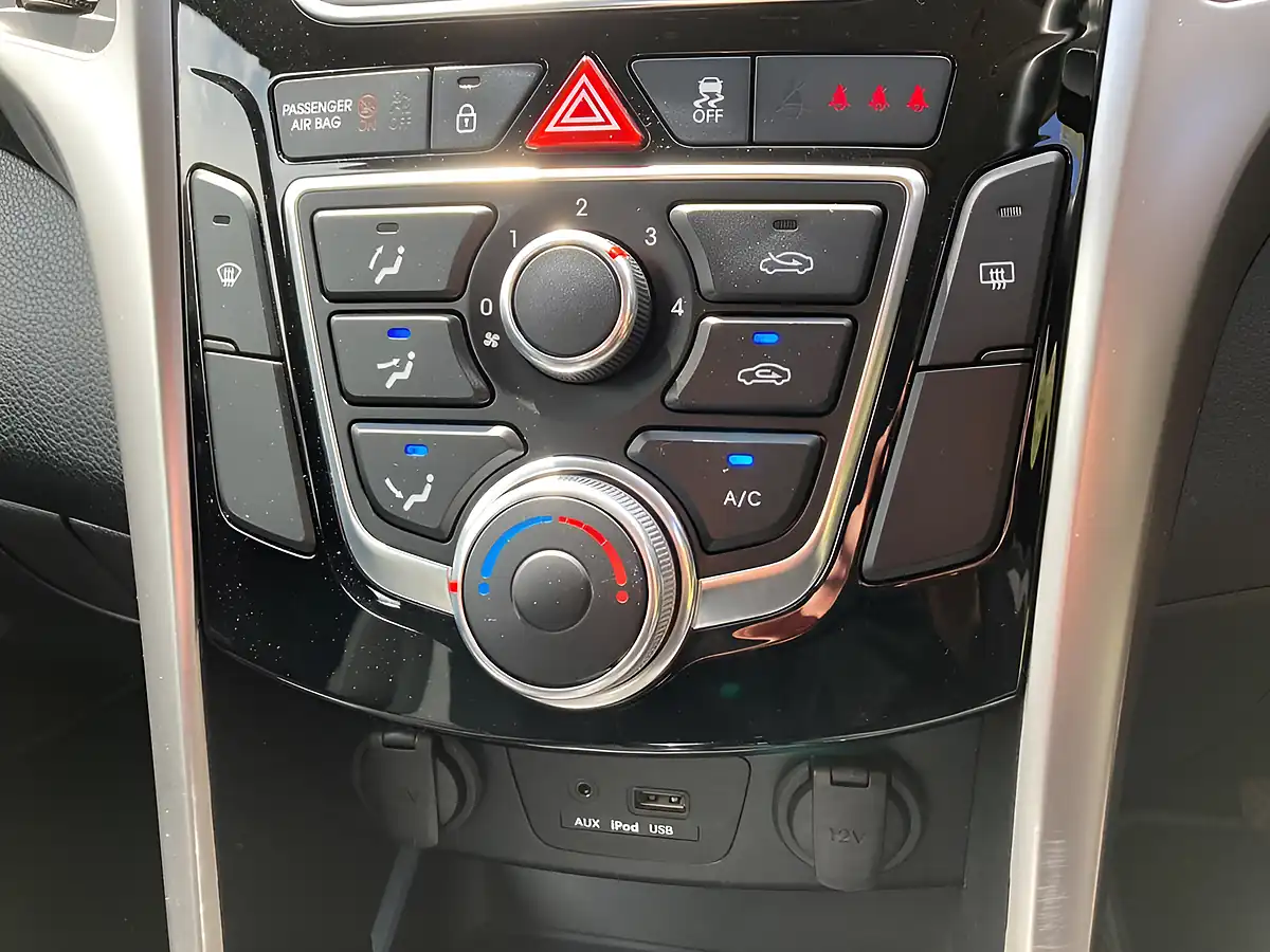 Used 2014 Hyundai I30 Active Black - Interior and Exterior details 20