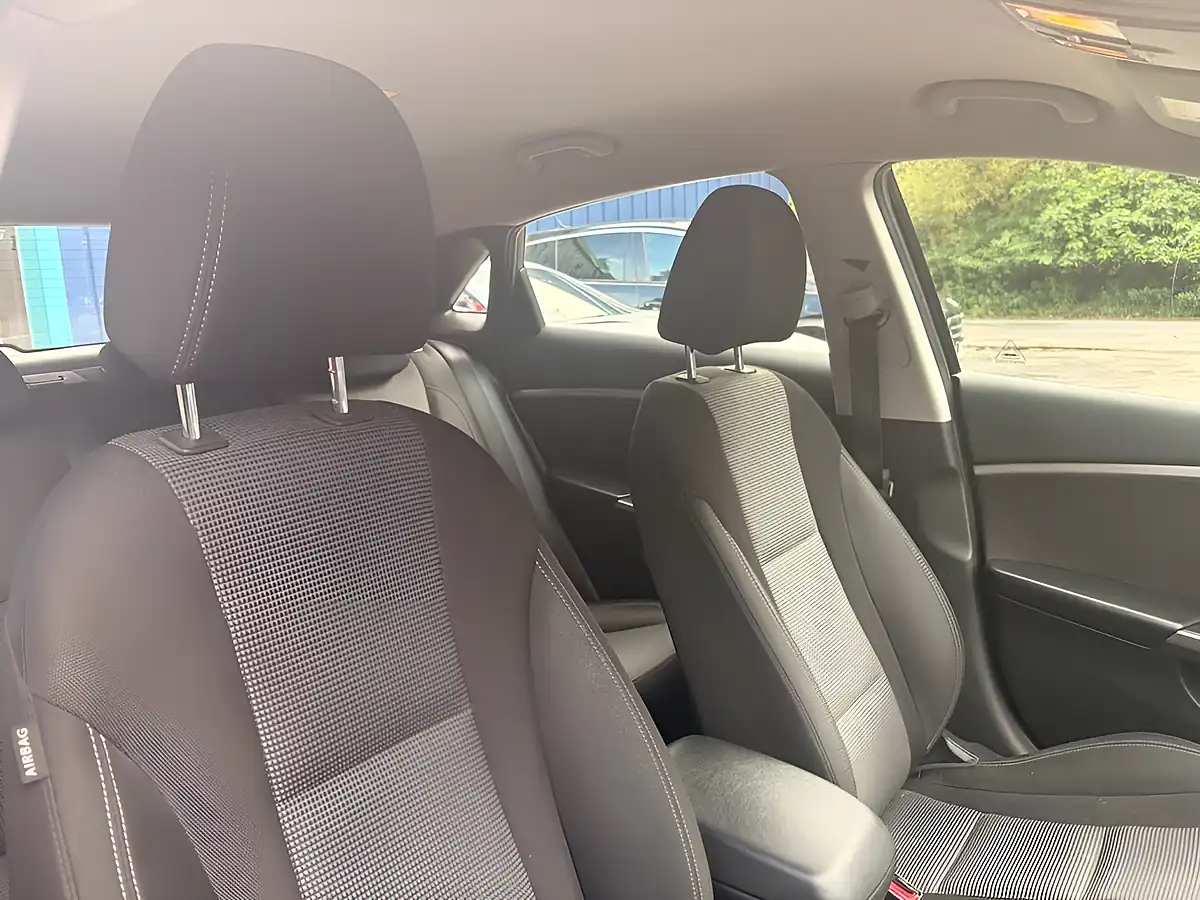Used 2014 Hyundai I30 Active Black - Interior and Exterior details 12