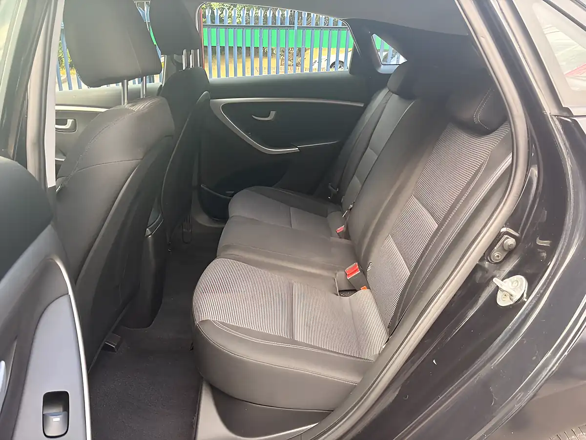 Used 2014 Hyundai I30 Active Black - Interior and Exterior details 16