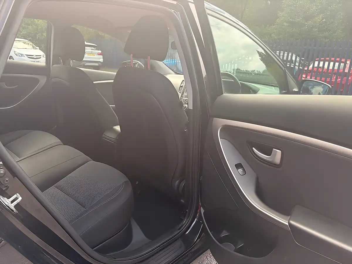 Used 2014 Hyundai I30 Active Black - Interior and Exterior details 17