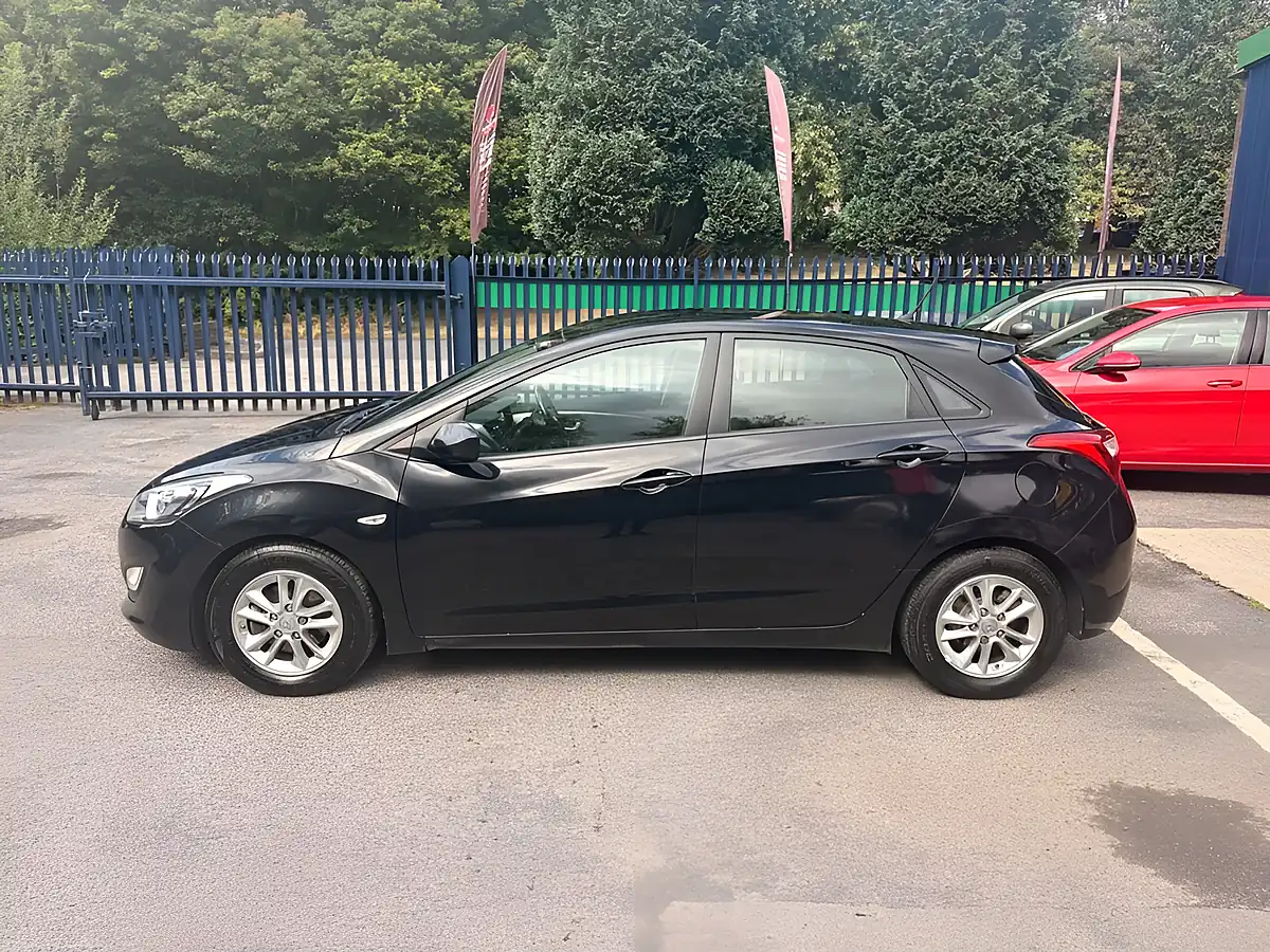 Used 2014 Hyundai I30 Active Black - Interior and Exterior details 8