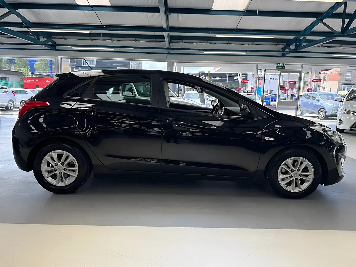Used 2014 Hyundai i30 Active Black - Interior and Exterior details 11