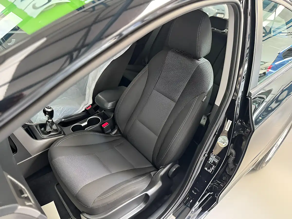 Used 2014 Hyundai i30 Active Black - Interior and Exterior details 17