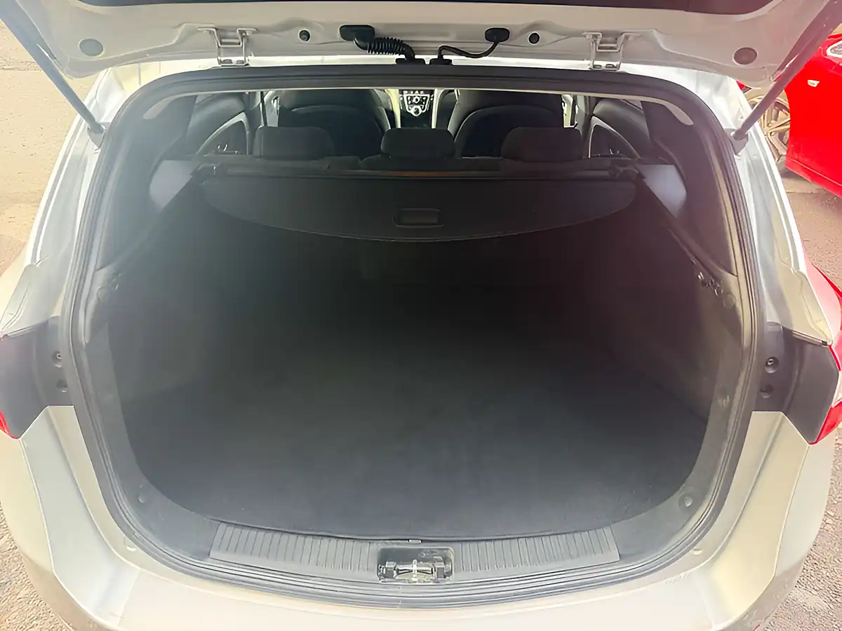 Used 2014 Hyundai i30 Active Blue Drive Silver - Interior and Exterior details 14