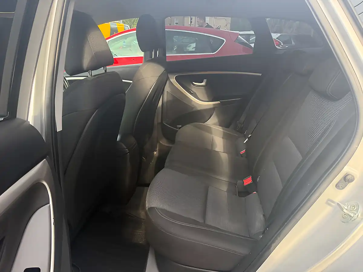 Used 2014 Hyundai i30 Active Blue Drive Silver - Interior and Exterior details 15