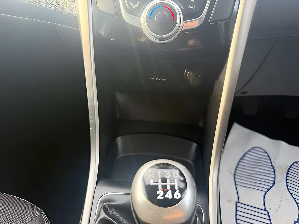Used 2014 Hyundai i30 Active Blue Drive Silver - Interior and Exterior details 19