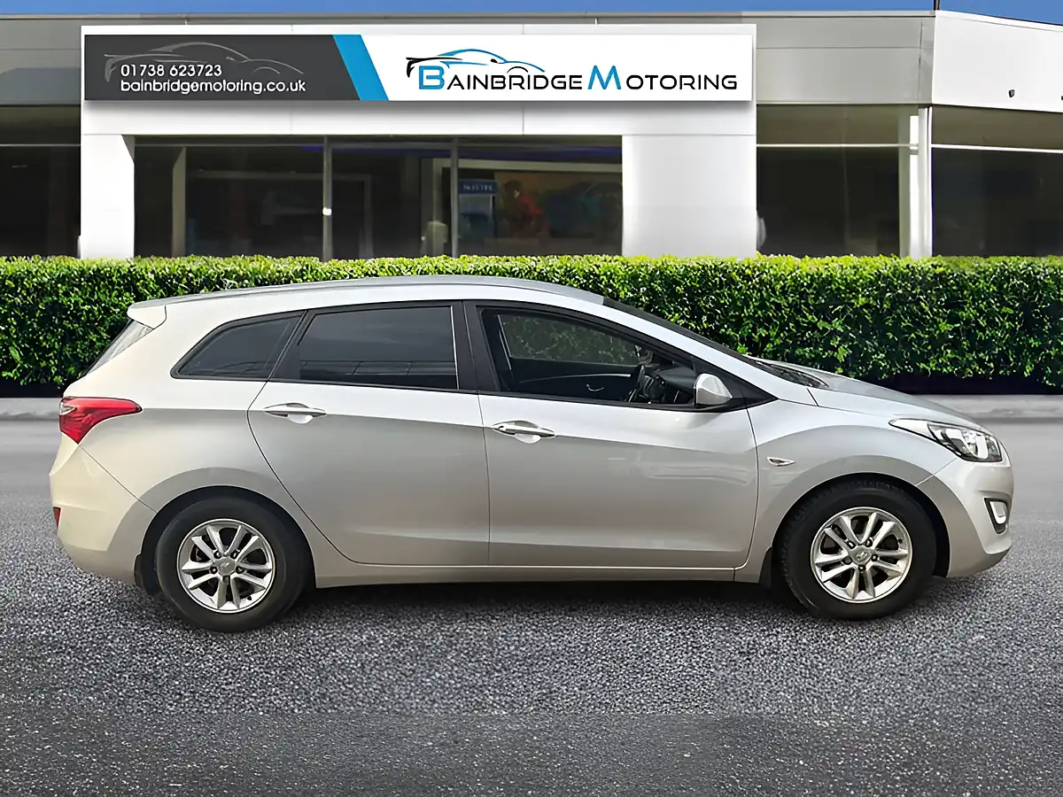 Used 2014 Hyundai i30 Active Blue Drive Silver - Interior and Exterior details 2