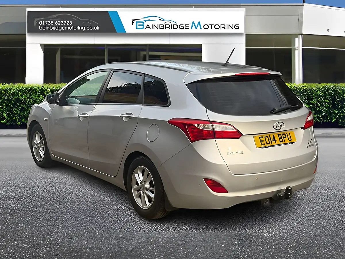 Used 2014 Hyundai i30 Active Blue Drive Silver - Interior and Exterior details 5