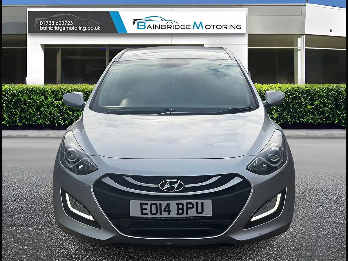 Used 2014 Hyundai i30 Active Blue Drive Silver - Interior and Exterior details 8