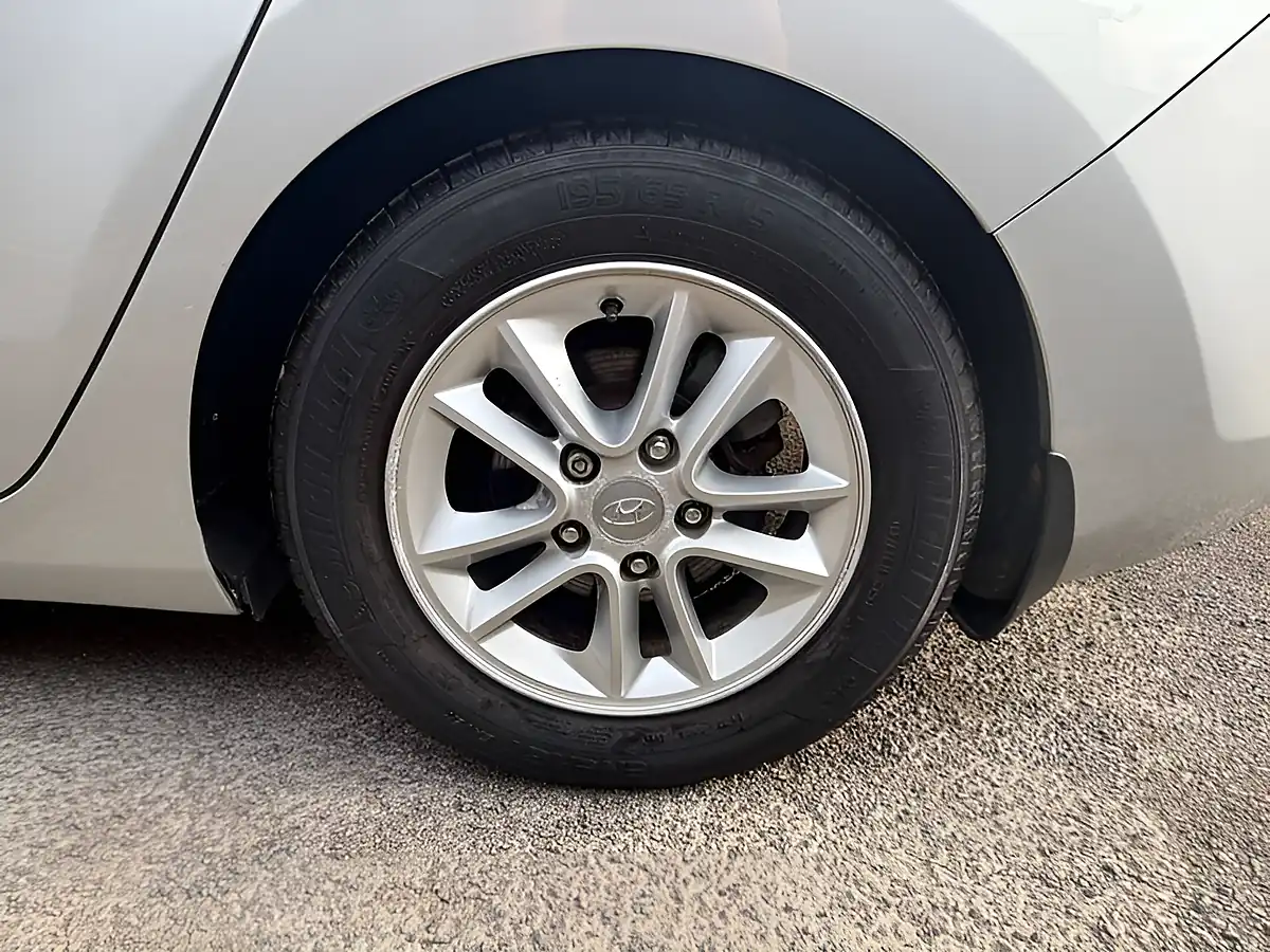 Used 2014 Hyundai i30 Active Blue Drive Silver - Interior and Exterior details 9