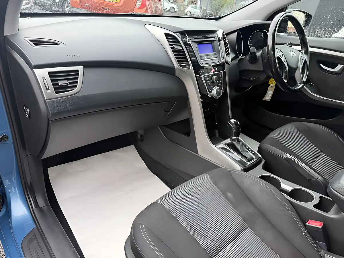 Used 2014 Hyundai i30 Active Blue - Interior and Exterior details 11